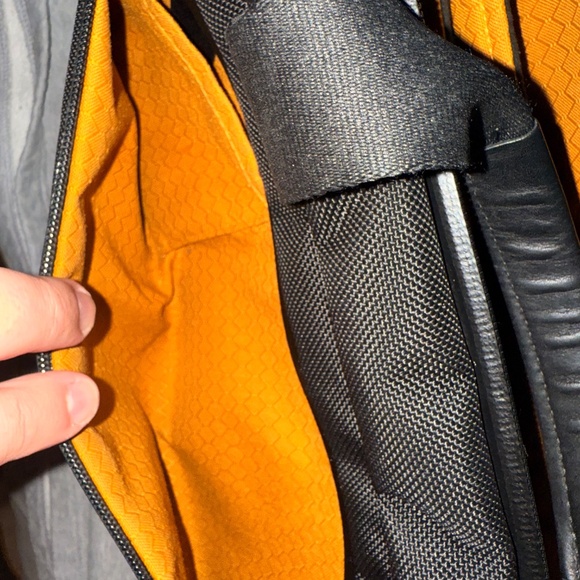 Waterfield Designs Agile Briefcase - Picture 4 of 6